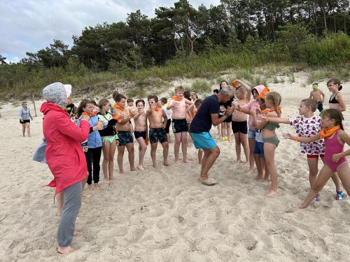 Obóz STE Międzywodzie 2022 - Pasowanie dzieci na "Wilka Morskiego" - 23